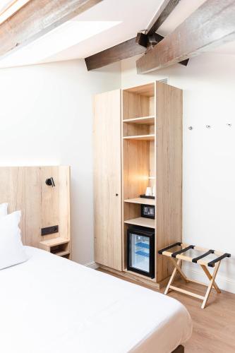 Quadruple Room image 5