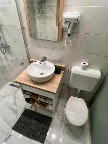 Guest House Time Out - image 5