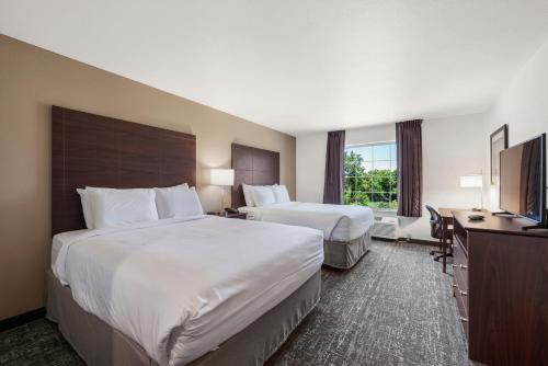 Cobblestone Hotel & Suites - Urbana - image 5