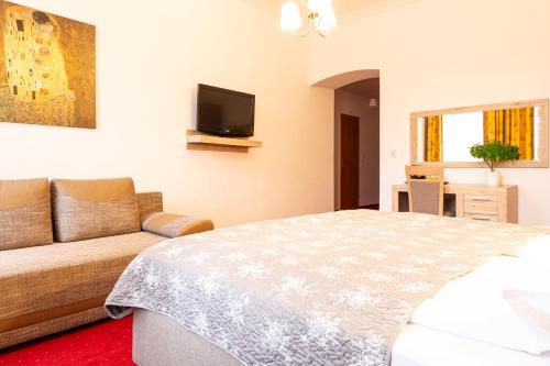 1 queen bed