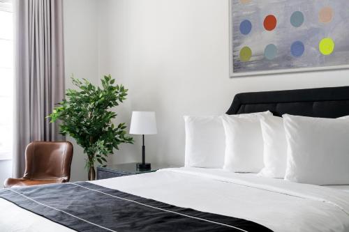 Essex House Hotel