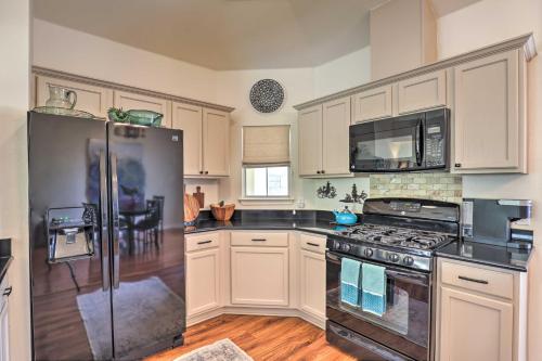 Chic Kyle Home with Patio - 20 Mi to DT Austin! - image 12