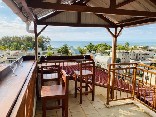Aadi Villa, Mont Choisy