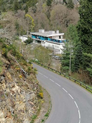 La CABANE AUX ECREVISSES - LES PIEDS DANS L'EAU in Chateauneuf-Les-Bains