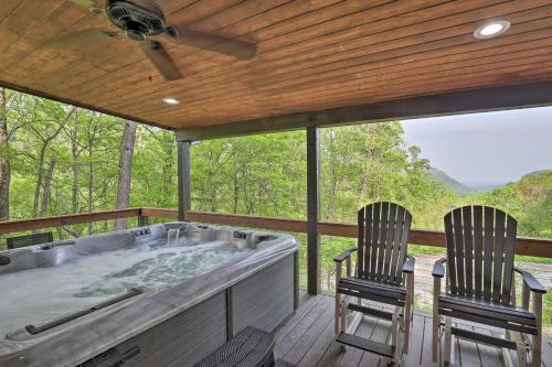 Hendersonville Cabin with Deck and Mountain Views in Hendersonville, USA