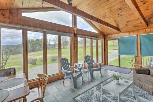 Tasteful Country Home on 5 Acres ~ 3 Mi to Lake! in 普特尼 (VT)