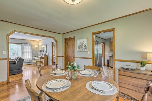 Tasteful Country Home on 5 Acres ~ 3 Mi to Lake! in 普特尼 (VT)