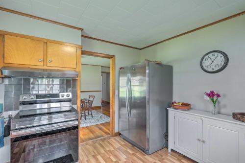 Tasteful Country Home on 5 Acres ~ 3 Mi to Lake! in 普特尼 (VT)
