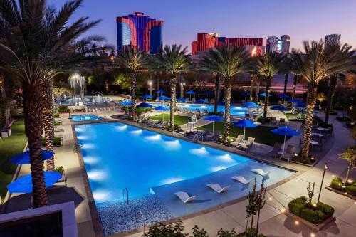 Wyndham Desert Blue image 41