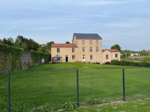 Gîte moulin de Chaussac proche du Puy duFou Room Type - Standard Apartment