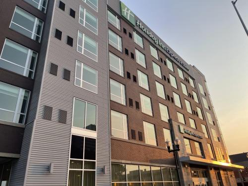 Holiday Inn Express & Suites - Lincoln Downtown , an IHG Hotel