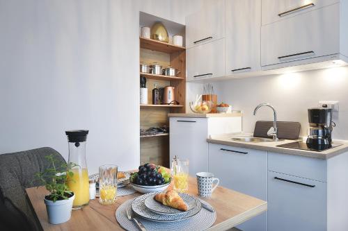 Emi Luxury Apartments 4