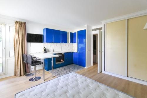 LUMINEUX Studio de 29m avec WIFI proche de PARIS - Location saisonnière - Issy-les-Moulineaux