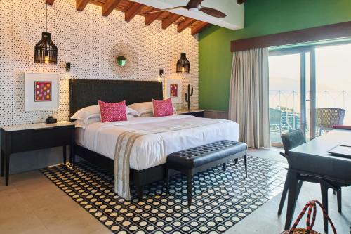 room detail thumbnail 1