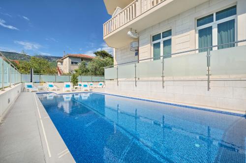 Hotel Villa Žarko by the beach - image 2