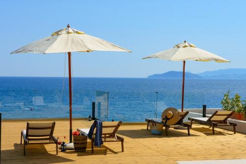 Beachfront Villa Phi φ 4