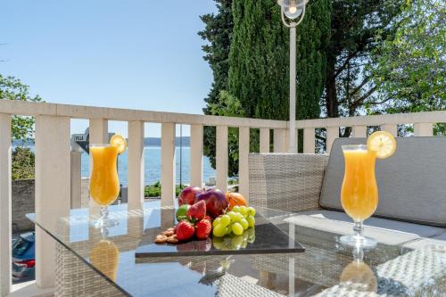beranda/teres, Hotel Riva Kastela with swimming pool in Kastela