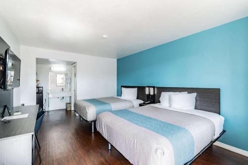 Motel 6 Tampa Near Fairgrounds - Casino in Tampa, USA