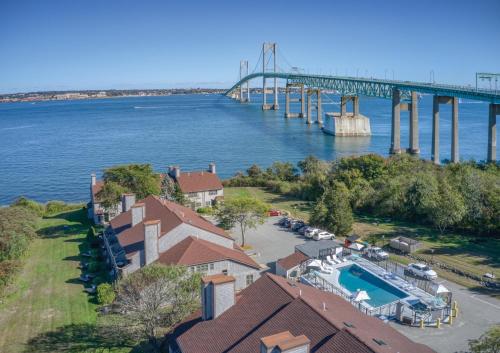 Wyndham Newport Overlook