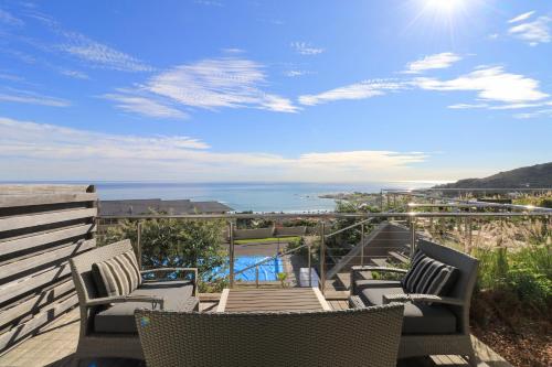 Camps Bay One Bedroom apartment - The Crystal - image 2