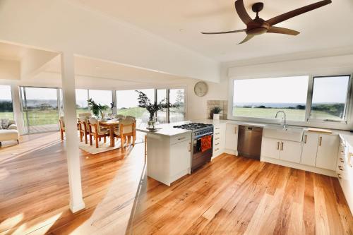 Létesítmények, Wrights Bay House in Boatswain Point