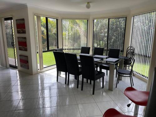 Beautiful 5 bedroom house in Jervis Bay