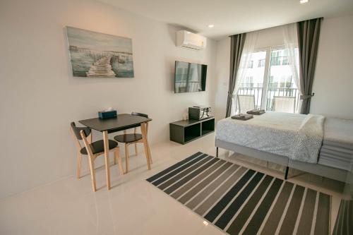 Mantra Beach Condominium Suite - Mae Phim Room Type - Deluxe Queen Studio 