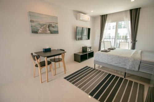 Mantra Beach Condominium Suite - Mae Phim in 라용