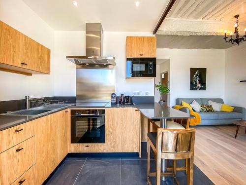 Kitchen, Hotel Relais Du Postillon in Antibes