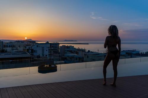 Minos Ambassador - Adults only - main image