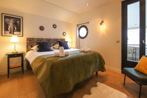 Chez Maminou - 8 couchages parking proche centre in 克朗熱夫列