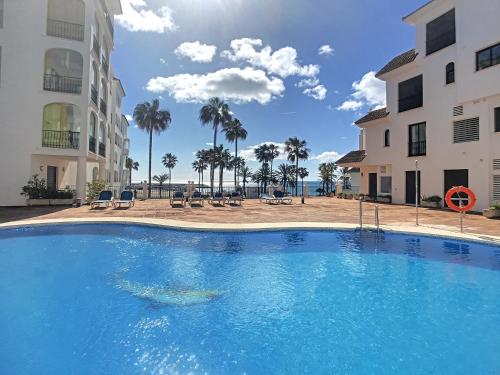 Duquesa Superb Seafront Apartment Marina Real - Tap to explore photos