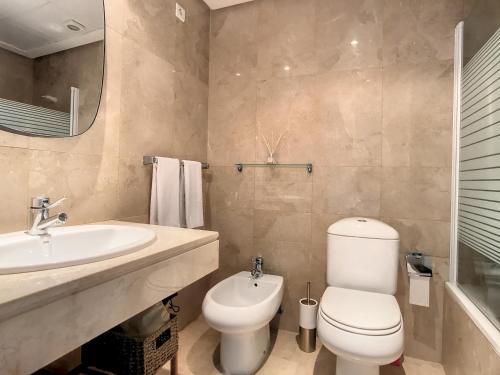 Duquesa Superb Seafront Apartment Marina Real - Tap to explore photos