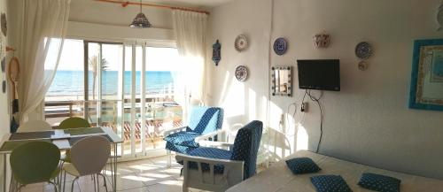  Estudio Frente Al Mar, Ferienwohnung in Roquetas de Mar