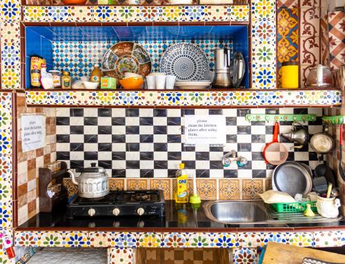 ห้องครัว, White And Blue in เอสซาวีรา ซิตี้ เซ็นเตอร์