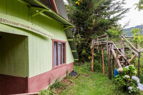 Two-Bedroom Chalet image 10