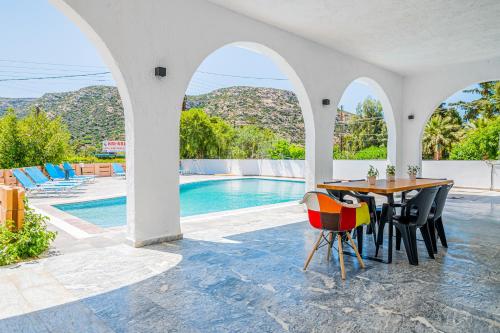 Exterior view, Matala Hostel  in Adelianos Kampos