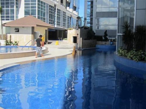 Huge Loft Type Condo At Queen City of the South photo