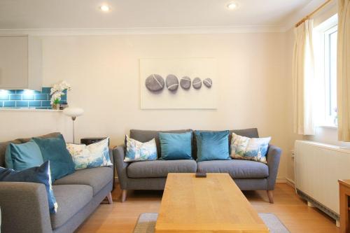 Riverstones - image 10