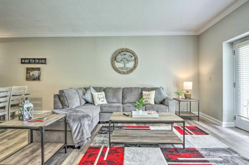 Downtown Pigeon Forge Condo with Pool Access! in Pigeon Forge, USA