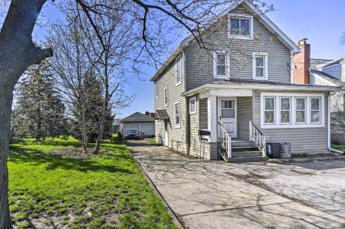 Dog-Friendly Home about 14 Mi to Highmark Stadium - Cheektowaga