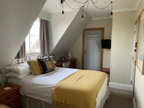 Room, family, sea view