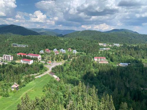 Buitenkant, ТСЦ Тисовець in Oryavchyk