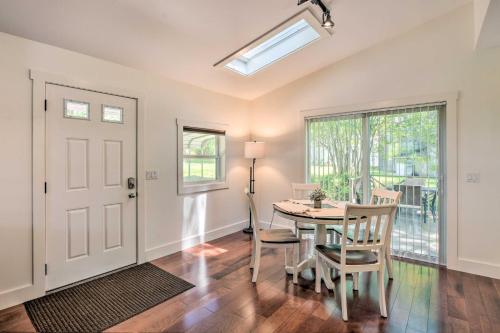 Cozy Cottage Yard and Deck, Walk to Downtown! in Central, USA