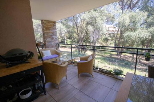 Beautiful 78m With 2 Balconies In Saint Raphael near Valescure Golf Club
