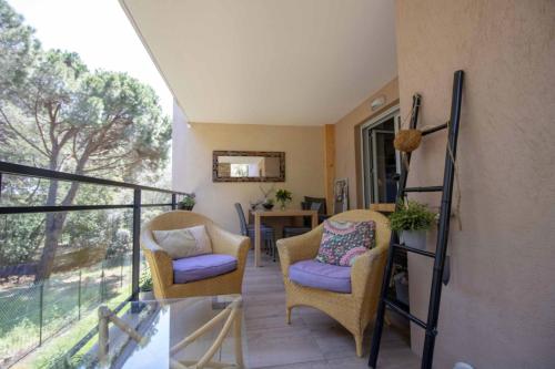 Beautiful 78m With 2 Balconies In Saint Raphael near Valescure Golf Club