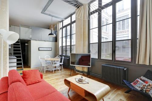 Pick A Flat's Apartment in Upper Marais - Rue d'Hauteville