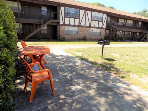 Sweet Retreat - image 14