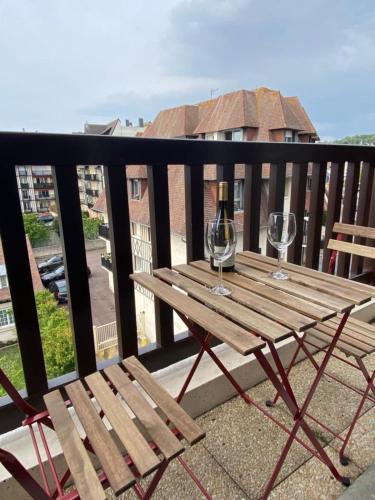 Nice 41 M With Balcony Near The Beach - image 4