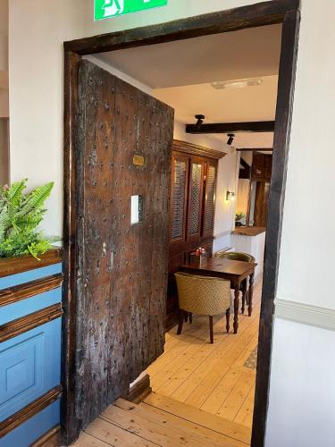 Punch House Monmouth - image 2